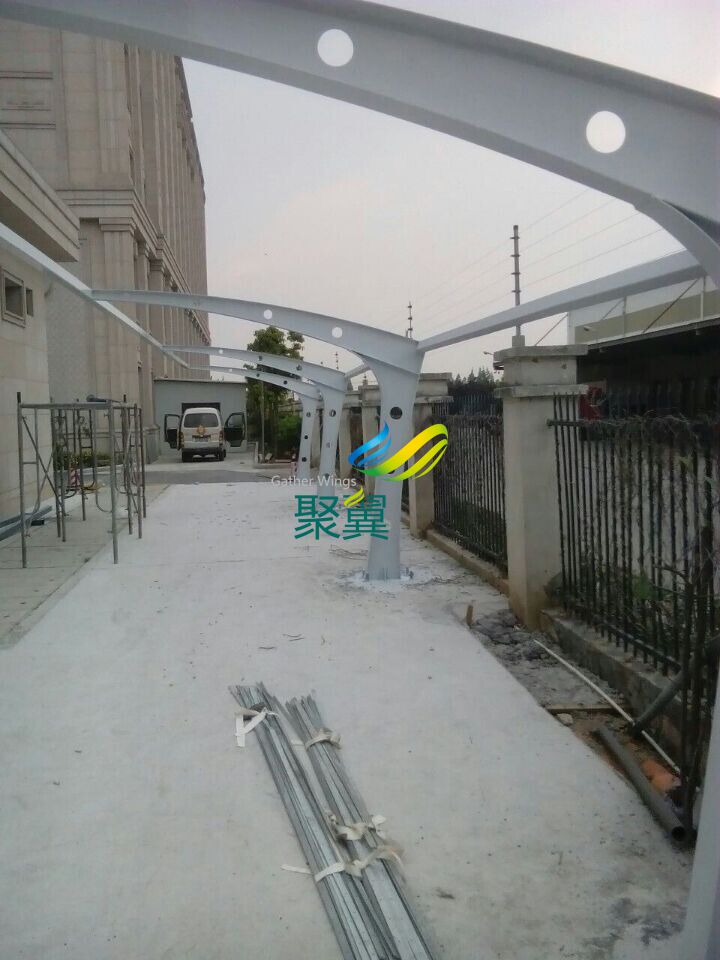 钢膜结构车棚